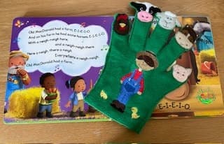 Sweetpea's Handmade Storybook Glove Collection - Old MacDonald