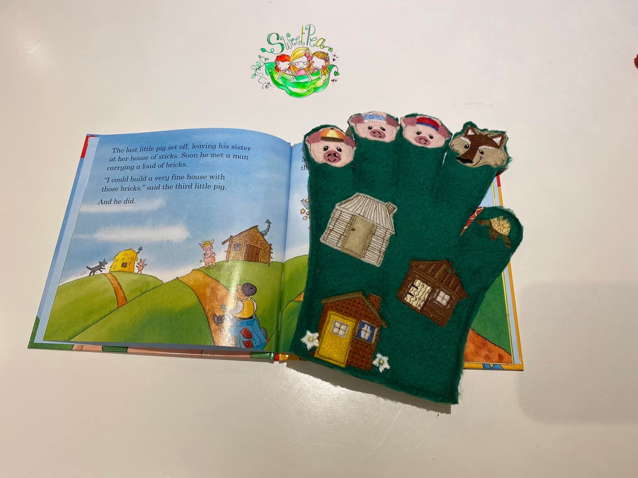 Sweetpea's Handmade Storybook Glove Collection - Three Little Pigs