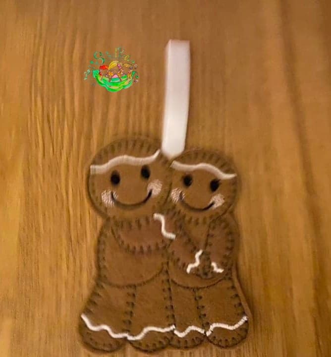 Sweetpea’s Handmade Gingerbread Valentine's Collection - Couple in Love 2