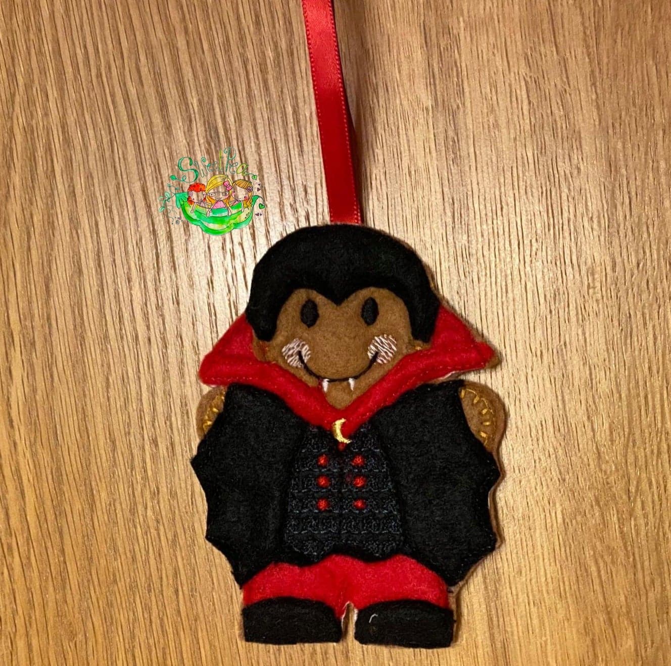 Sweetpea’s Handmade Gingerbread Halloween Collection – Dracula