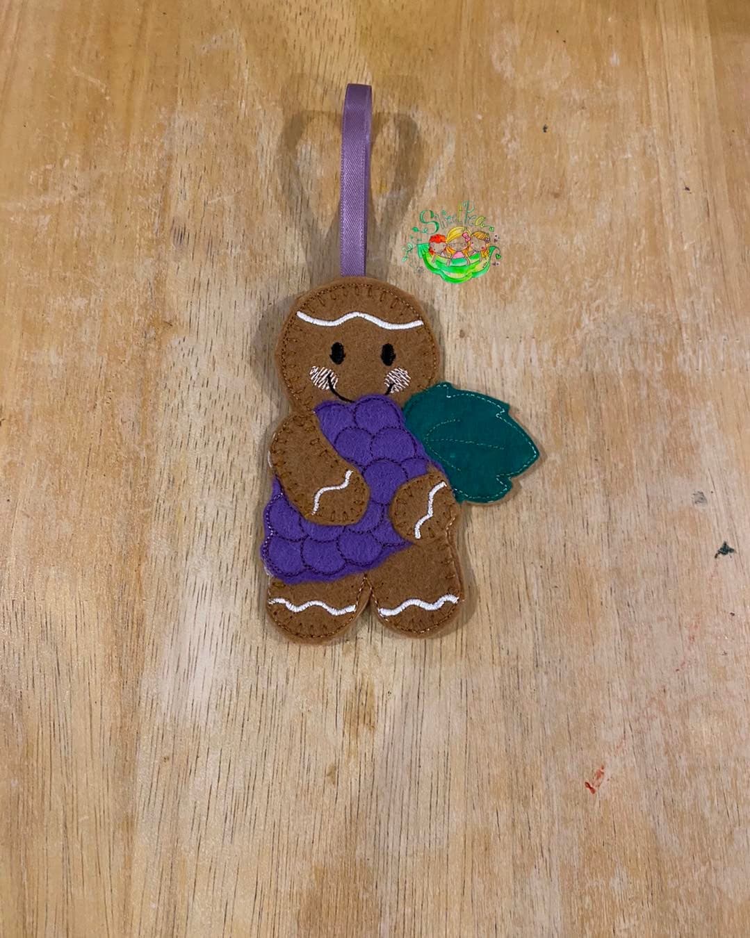 Sweetpea’s Handmade Gingerbread Fruit Collection – Grapes