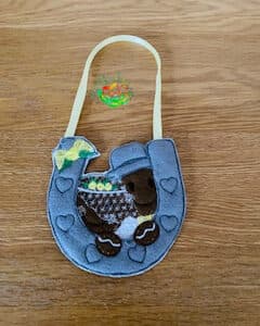 Sweetpea’s Handmade Just Married Collection - Horseshoe - Mr & Mrs