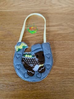 Sweetpea’s Handmade Just Married Collection - Horseshoe - Mr & Mrs