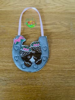 Sweetpea’s Handmade Just Married Collection - Horseshoe - Mrs & Mrs