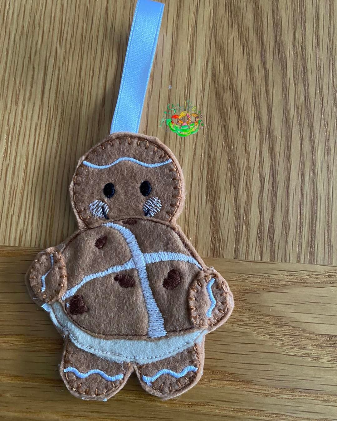 Sweetpea’s Handmade Gingerbread Cake Collection - Hot Cross Bun