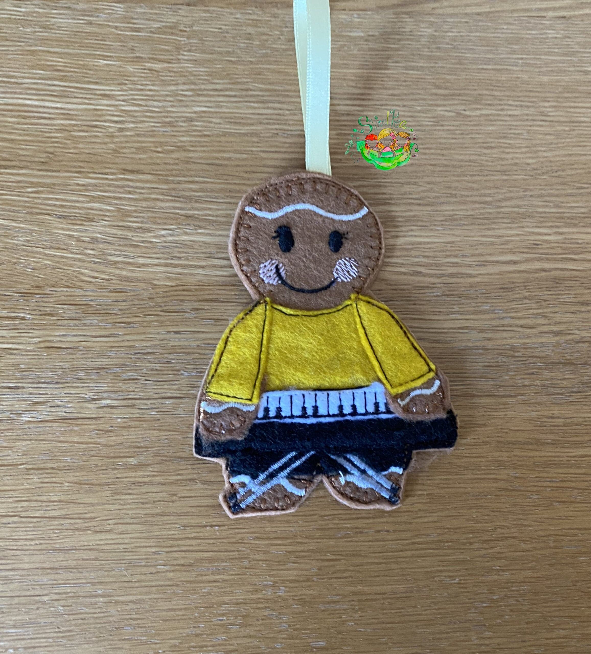 Sweetpea’s Handmade Gingerbread Entertainment Collection – Keyboard