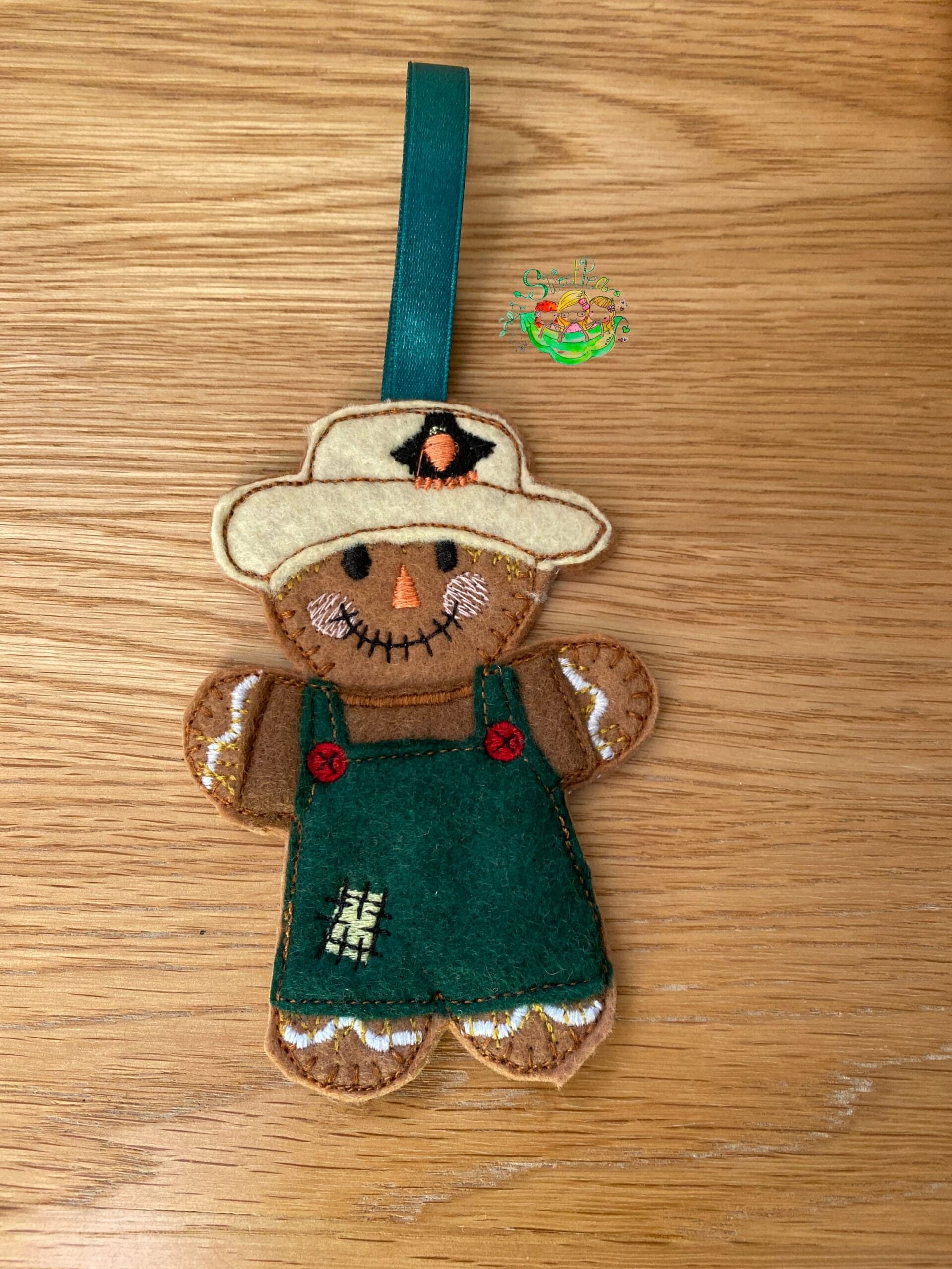 Sweetpea’s Handmade Gingerbread Family Collection – Scarecrow