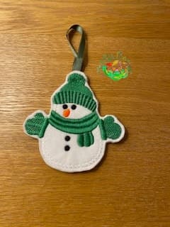 Sweetpea’s Handmade Christmas Hanger Collection – Snowman with Hat and Scarf