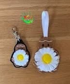 Sweetpea's Handmade Gingerbread Flower Key Fob Collection - April Daisy