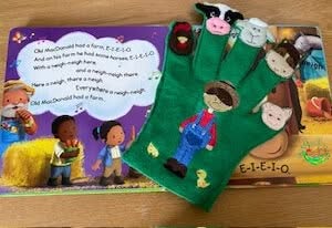 Sweetpea's Handmade Storybook Glove Collection - Old MacDonald