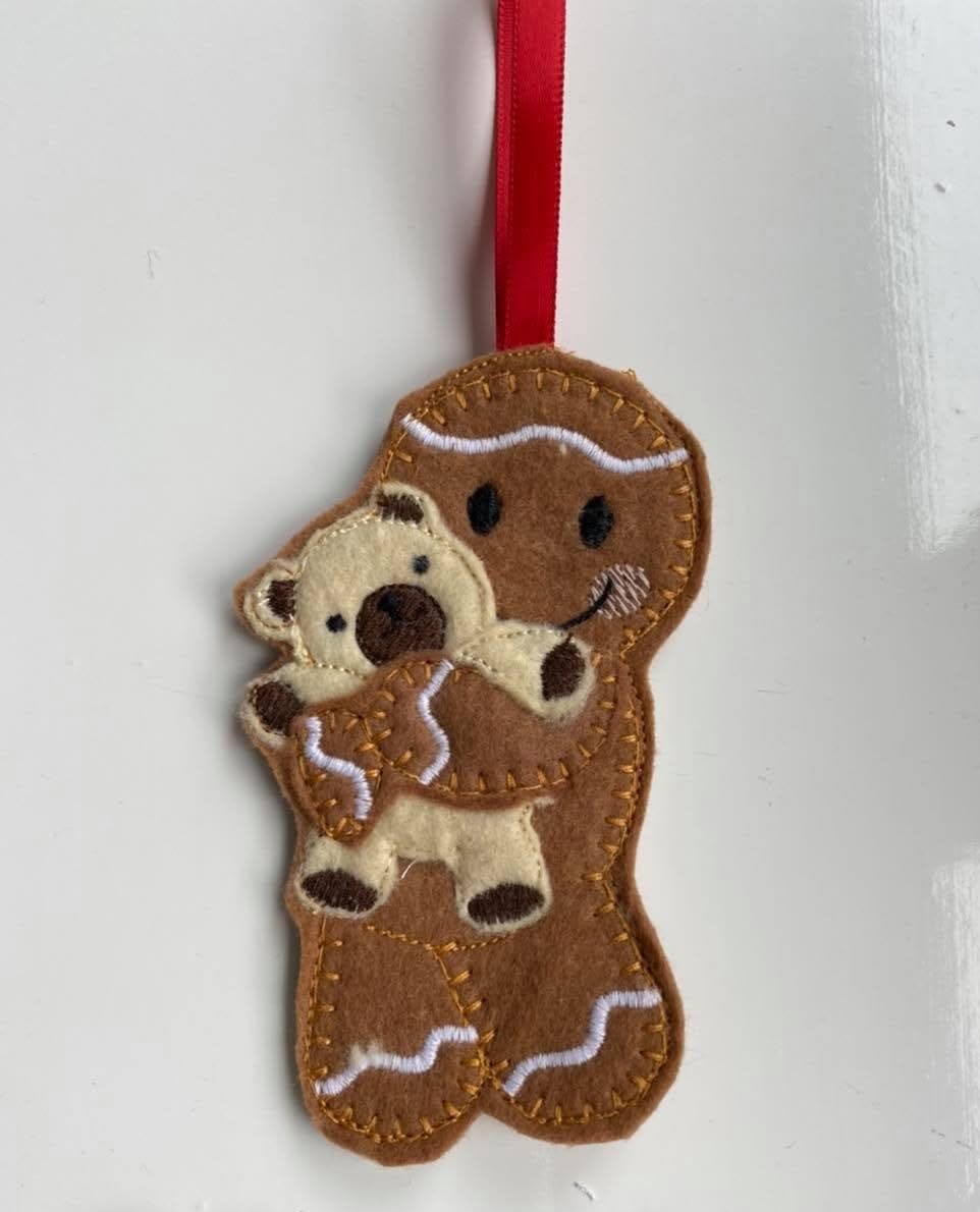 Sweetpea’s Handmade Gingerbread Family Collection – Bear Cuddle