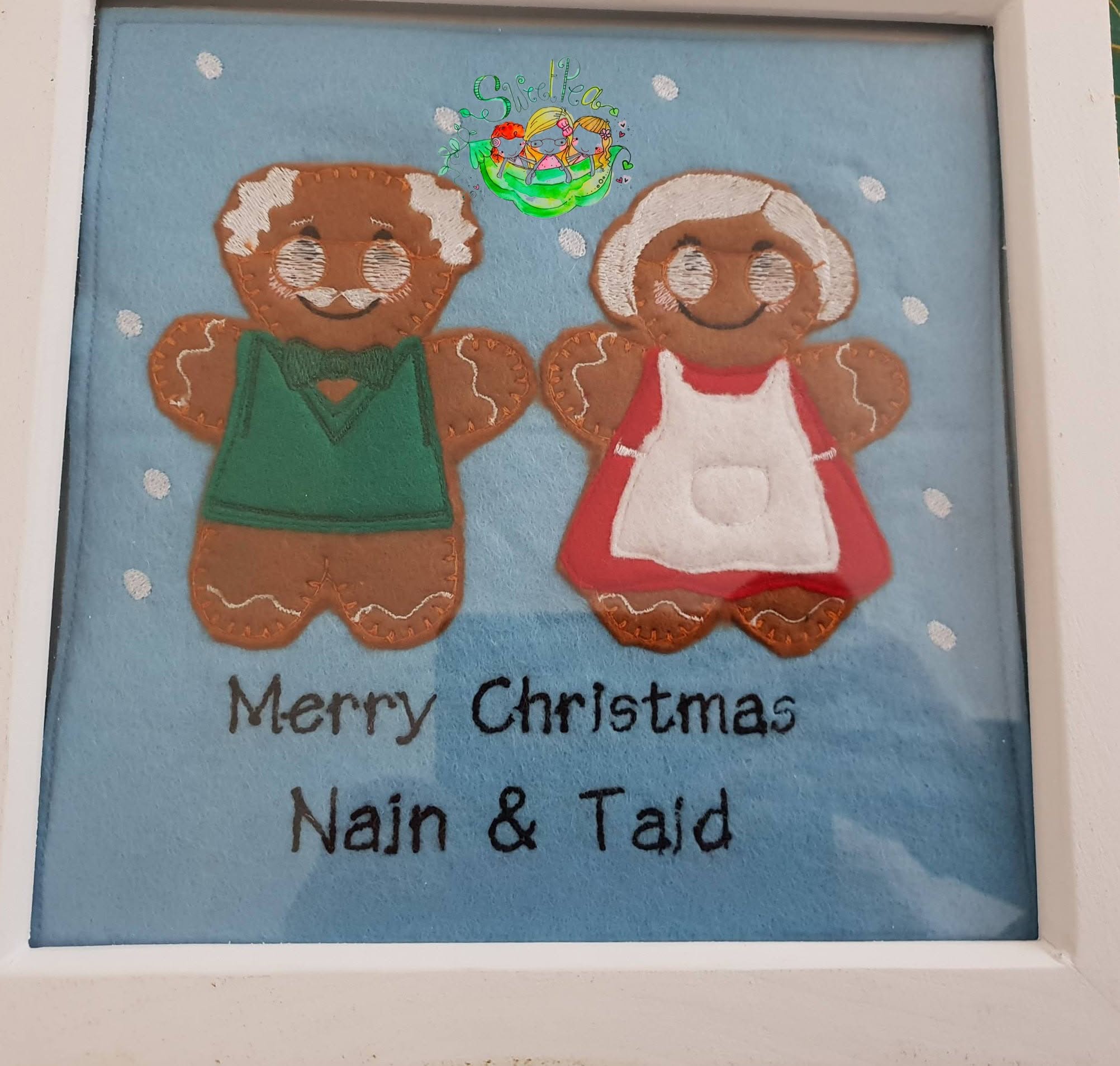 Sweetpea's Handmade Embroidered Frame Collection - Merry Christmas Nain & Taid