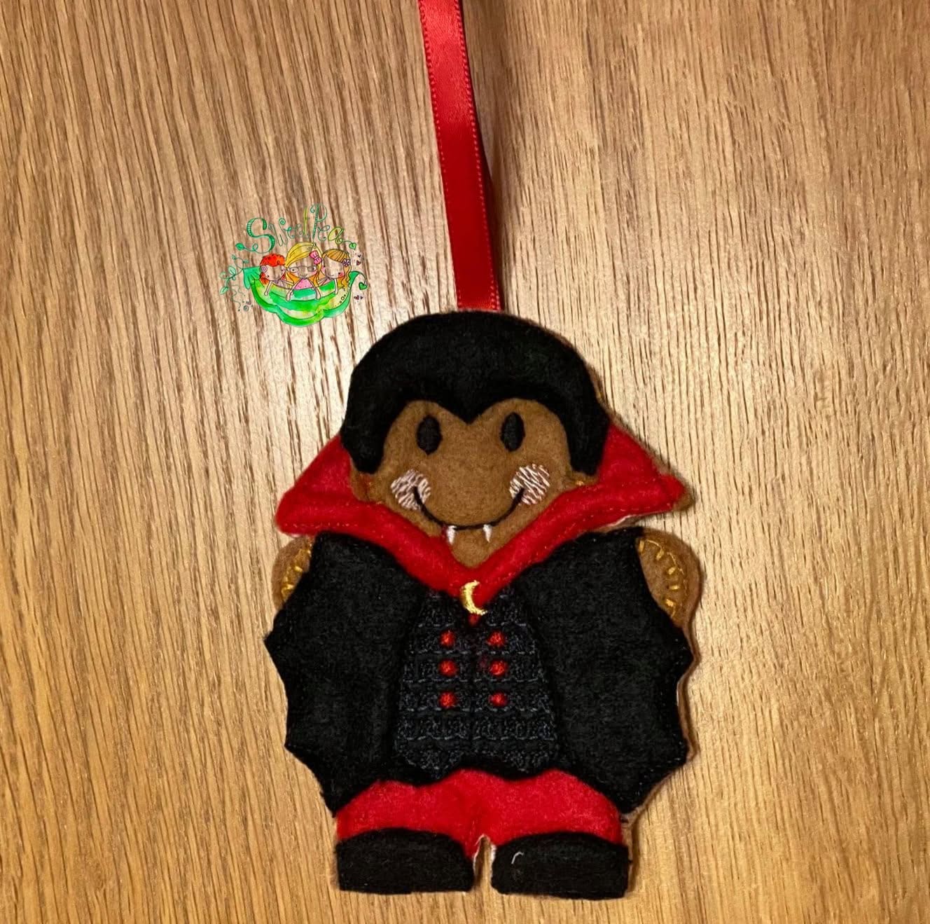 Sweetpea’s Handmade Gingerbread Halloween Collection – Dracula