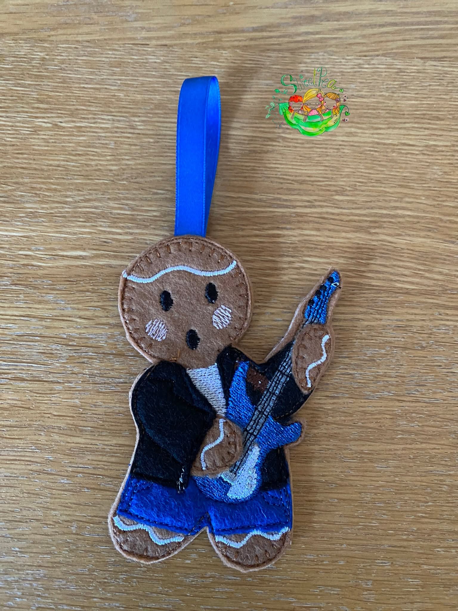 Sweetpea’s Handmade Gingerbread Entertainment Collection – Electric Guitar