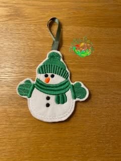 Sweetpea’s Handmade Christmas Hanger Collection – Snowman with Hat and Scarf