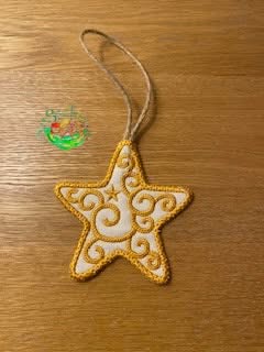 Sweetpea’s Handmade Christmas Hanger Collection – Gold Star
