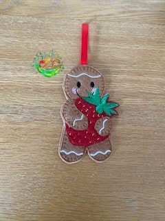 Sweetpea’s Handmade Gingerbread Fruit Collection – Strawberry
